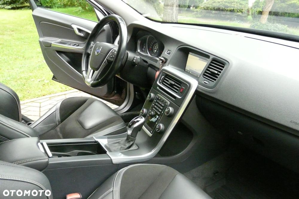 Volvo V60 D4 AWD Geartronic - 22