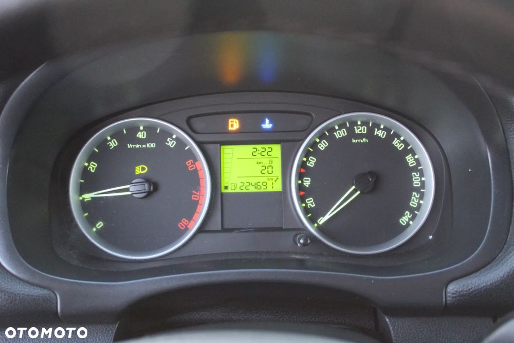 Skoda Fabia 1.4 16V Ambiente - 7