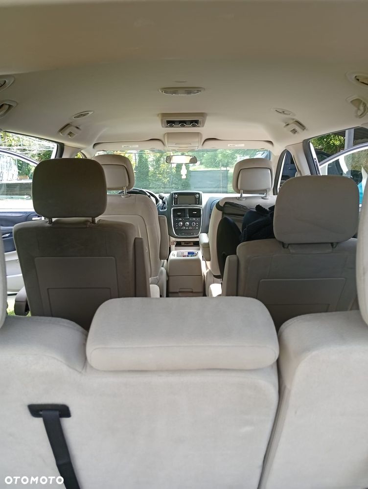 Dodge Grand Caravan - 16