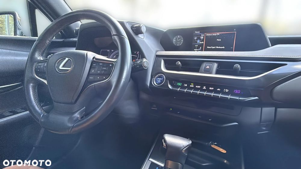 Lexus UX 250h Elegance 2WD - 25