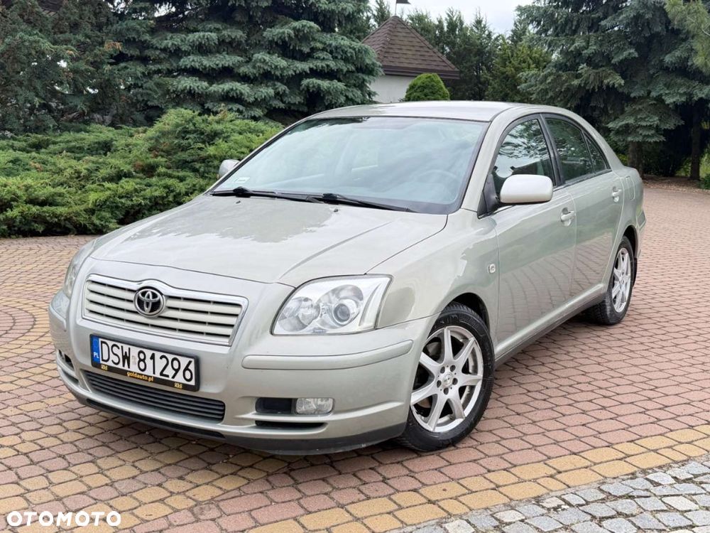 Toyota Avensis - 1