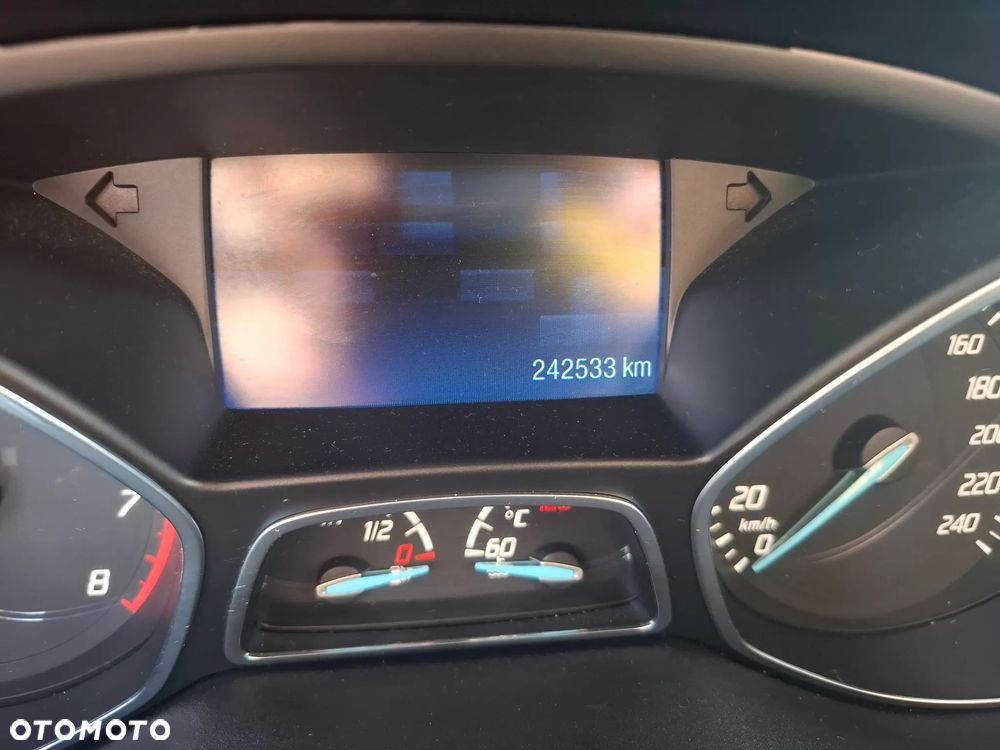 Ford Kuga - 16