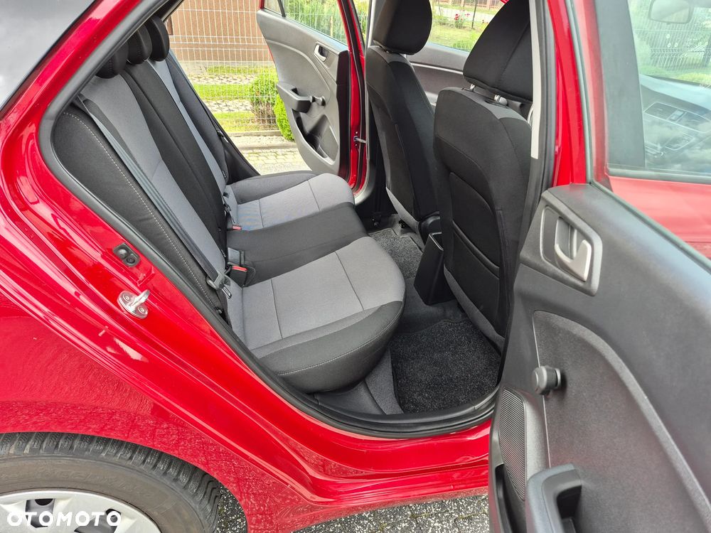 Hyundai i20 blue 1.2 Classic - 11