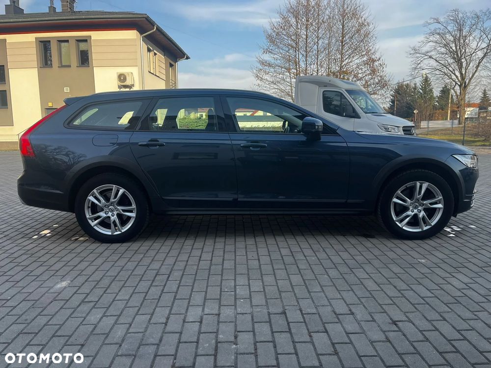 Volvo V90 D4 AWD Momentum - 10