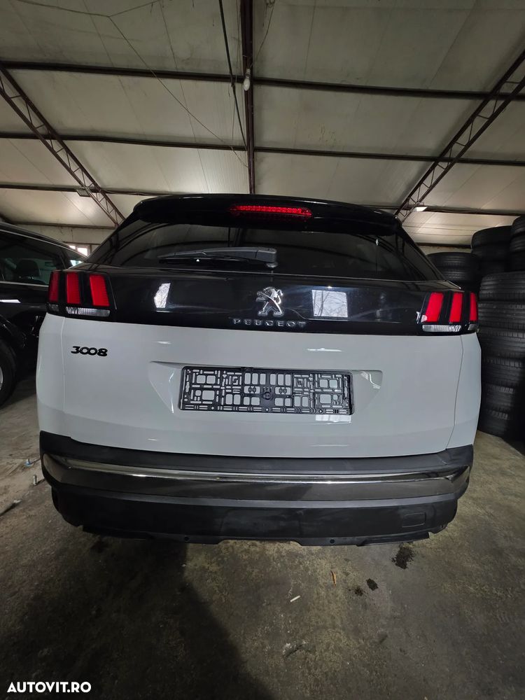 Peugeot 3008 1.5 BlueHDI S&S EAT8 Allure - 22