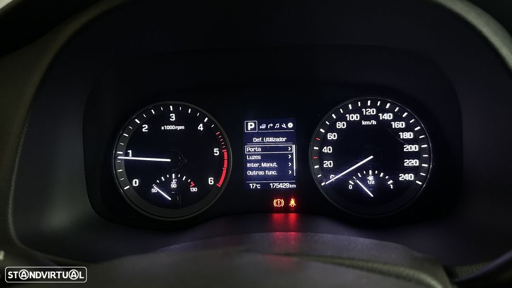 Hyundai Tucson 1.7 CRDi Executive DCT - 16