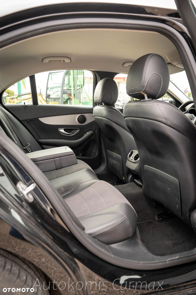 Mercedes-Benz Klasa C 220 d 4MATIC 9G-TRONIC - 22