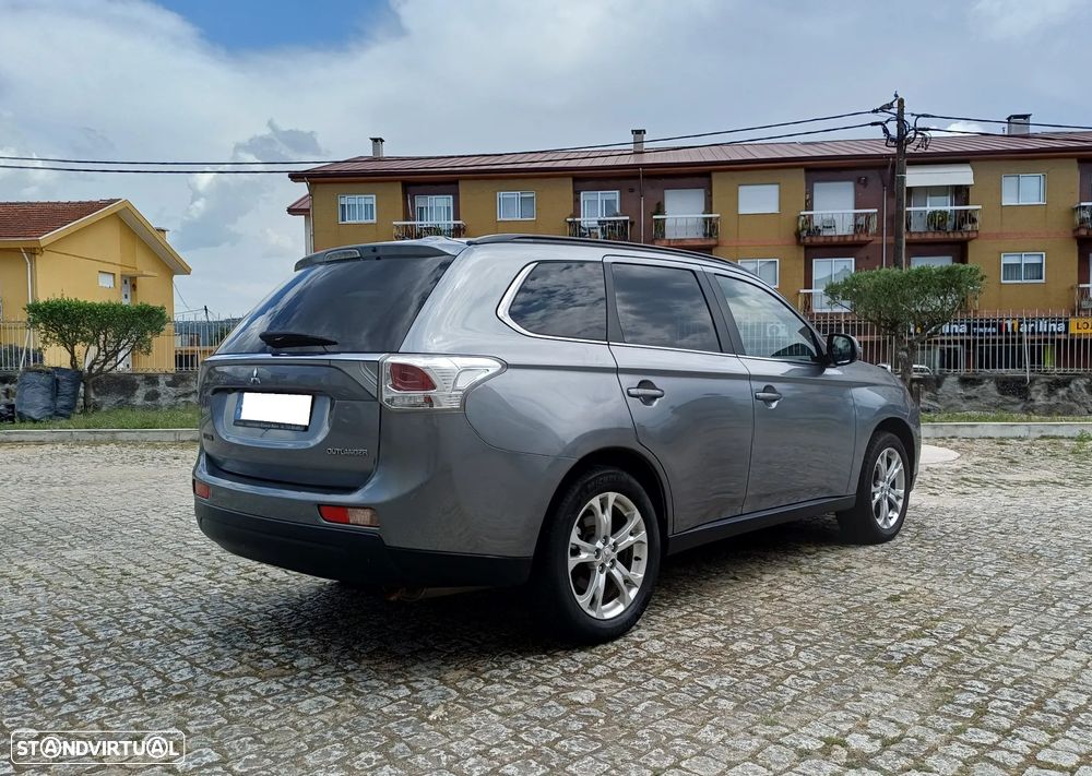 Mitsubishi Outlander 2.2 DI-D Intense+ - 13