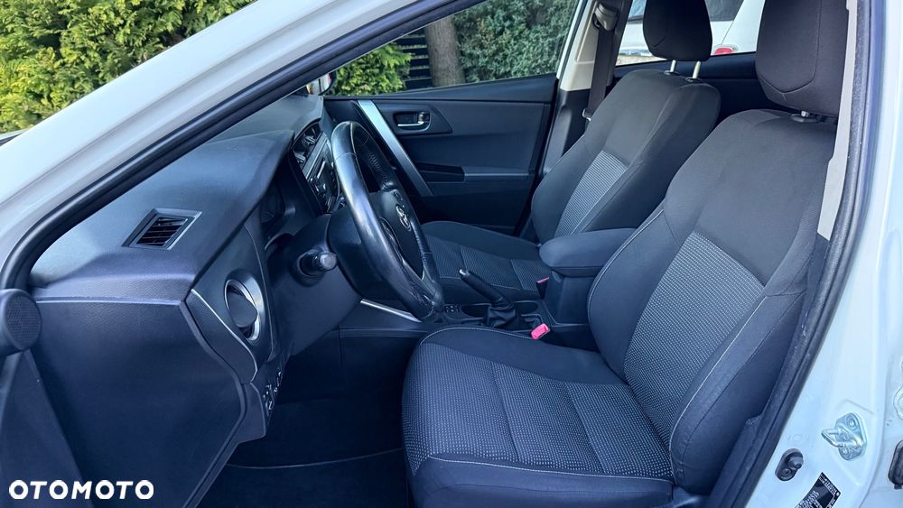 Toyota Auris 1.8 HSD Prestige - 6