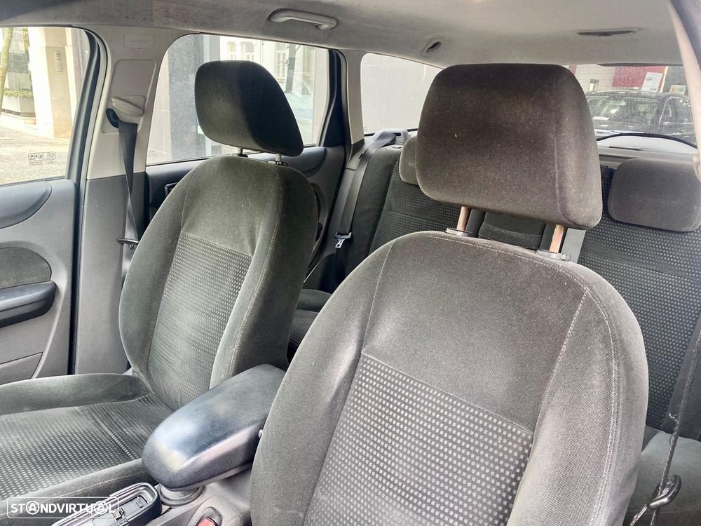 Ford Focus SW 1.6 TDCi Ambiente - 10