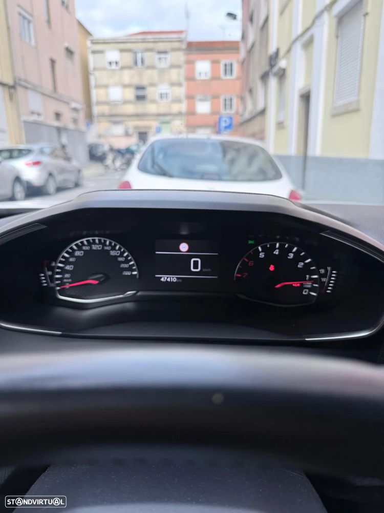 Peugeot 2008 1.5 BlueHDi Allure - 2
