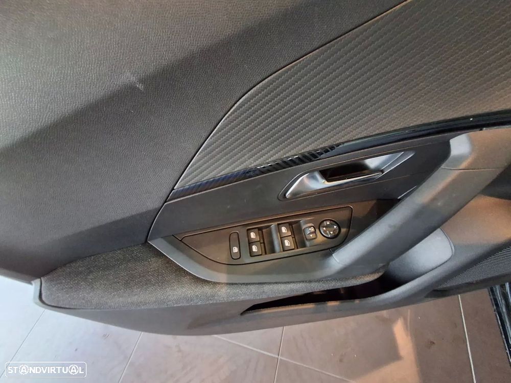 Peugeot 2008 1.2 PureTech Style - 25