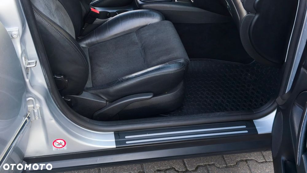 Volkswagen Passat 2.8 V6 4Motion Highline - 25