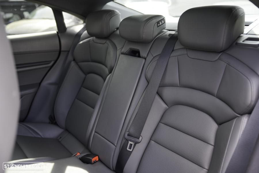 Porsche Taycan 4S bateria Performance Plus - 20