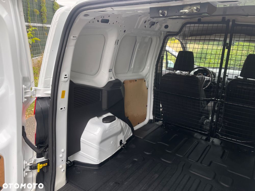 Ford Courier - 12
