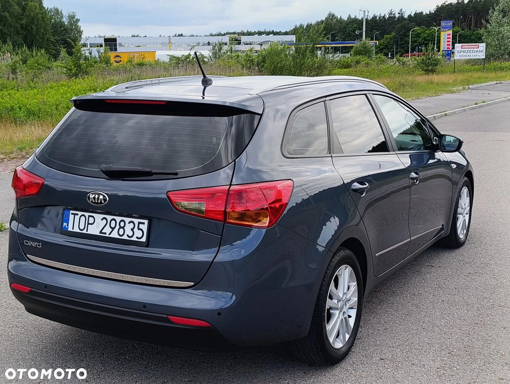 Kia Ceed 1.6 GDI Dream Team Edition - 20