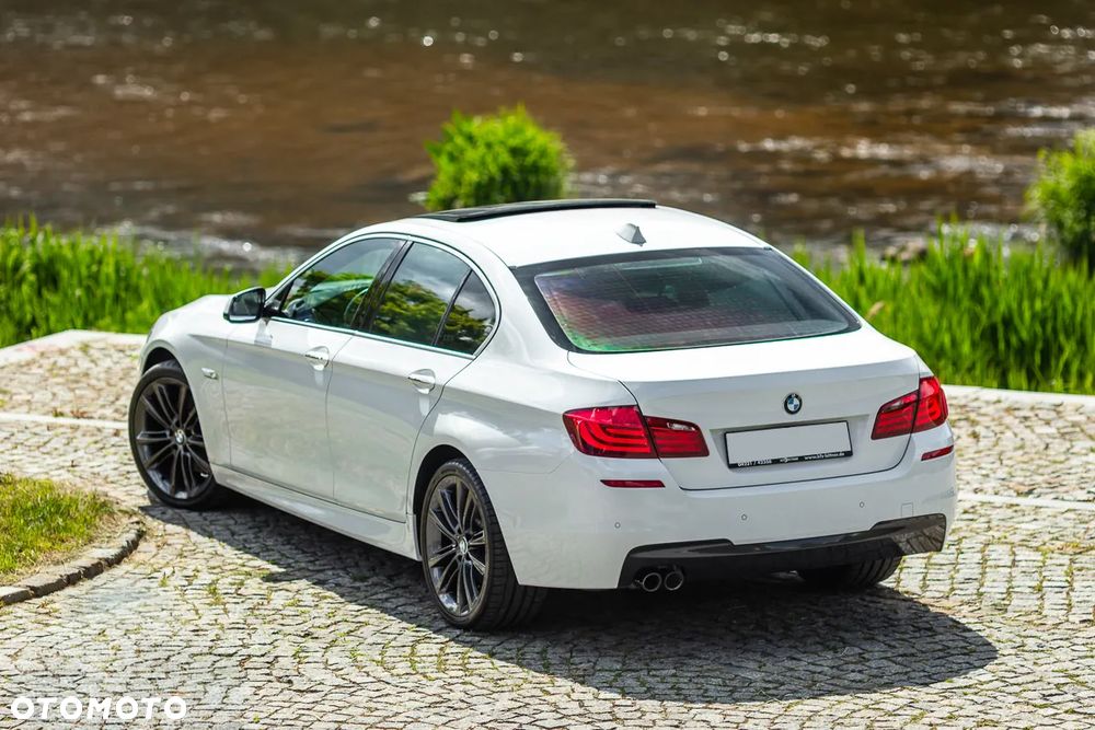 BMW Seria 5 525d - 12