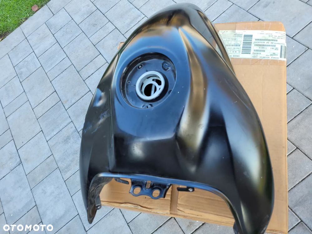 Bak, zbiornik paliwa Honda CB 1000R SC60 - 4