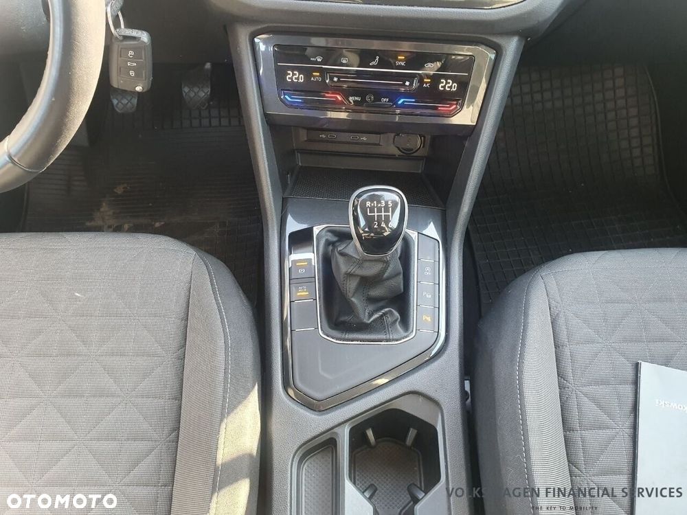 Volkswagen Tiguan - 11