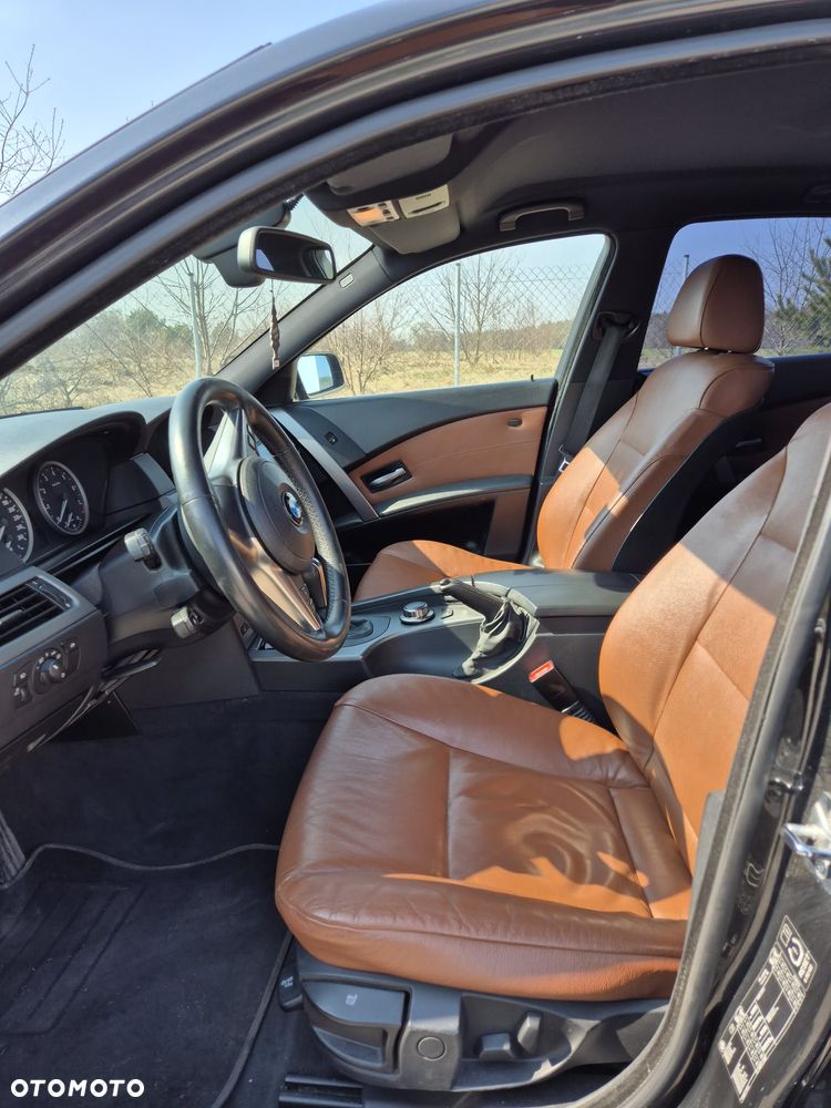 BMW Seria 5 525i - 6