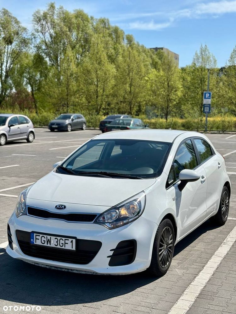 Kia Rio 1.2 L - 1