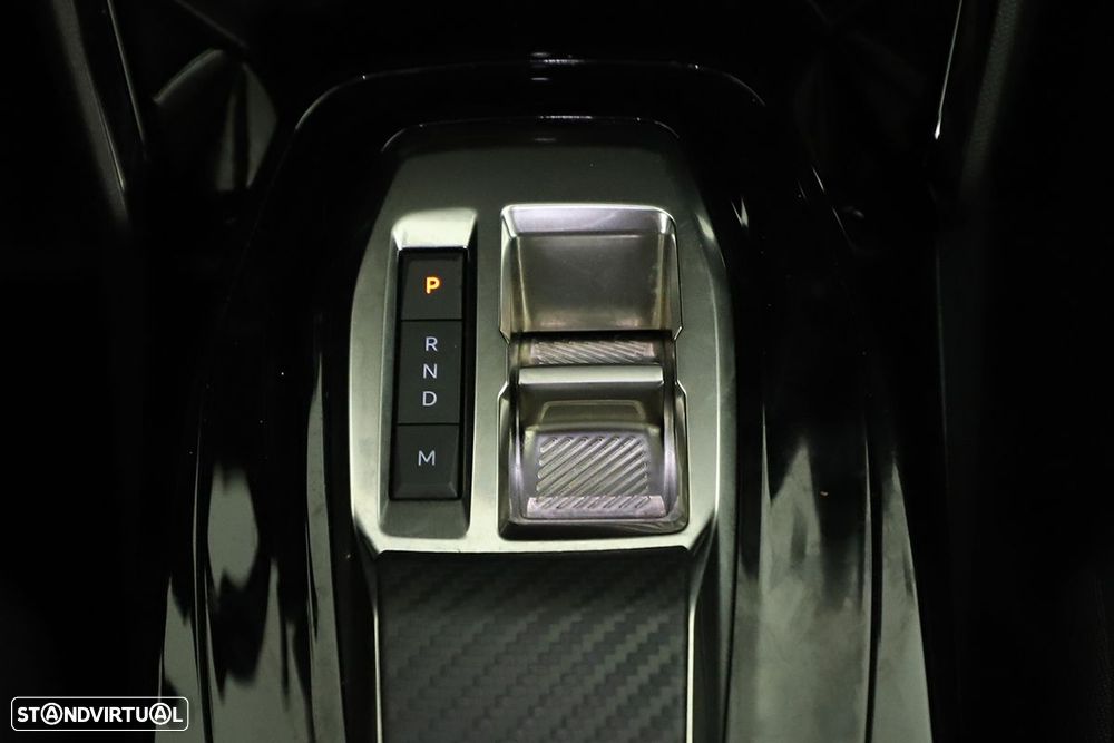 Peugeot 2008 1.2 PureTech Allure EAT8 - 15