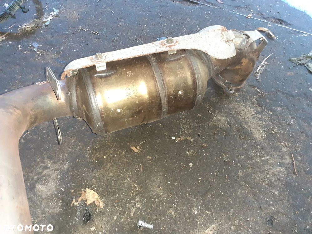 Mercedes CLA GLA Katalizator Benzyna KT 0334