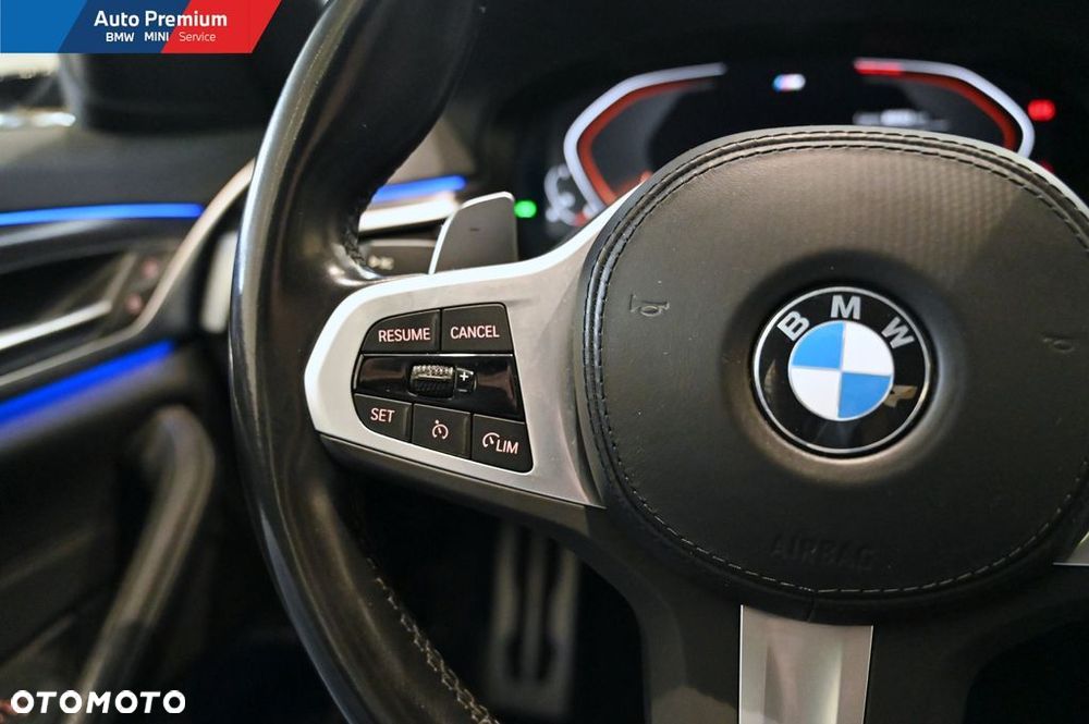 BMW Seria 5 520i mHEV - 6