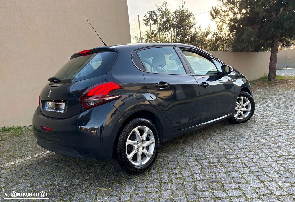 Peugeot 208 1.2 PureTech Style - 10