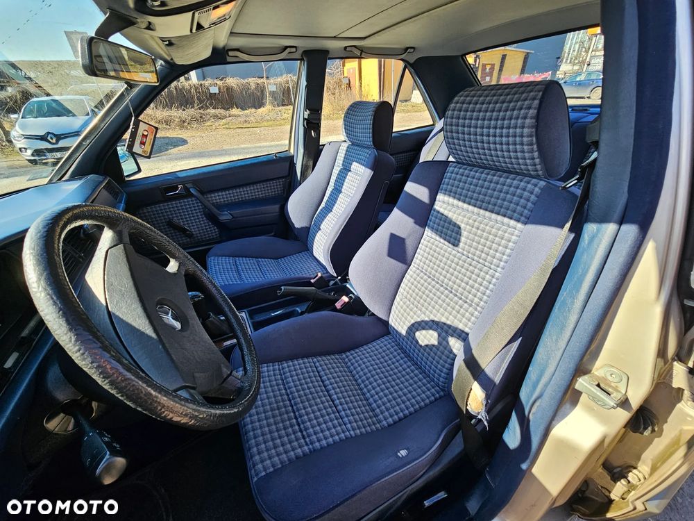 Mercedes-Benz W201 (190) - 16