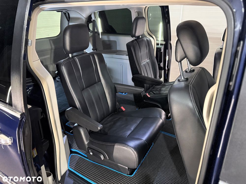Chrysler Town & Country 3.6 Touring - 6