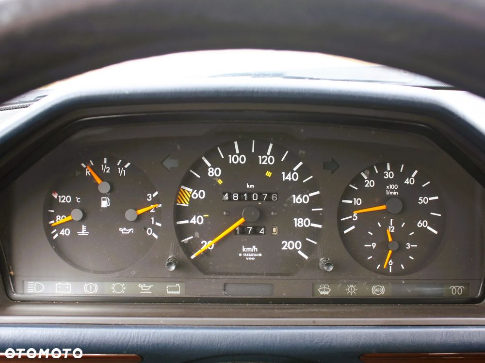 Mercedes-Benz W124 (1984-1993) - 12