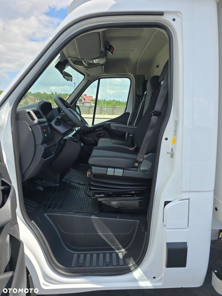 Renault MASTER CHŁODNIA 8 PALET Carrier XARIOS -29*C +29*C 230V STACJONARNE PODŁĄNCZENIE TYLN OŚ BLIŻNIACZA WZMOCNIONA SALON POLSKA 65Tyś km SERWIS ASO RENO DO OSTATNIEGO Km GWARANCJA BOGATA OPCJA WYPOSAŻENIA LEDY HALOGENY TEMPOMAT FOTEL KIEROWCY PNEŁMATYCZNY - 33