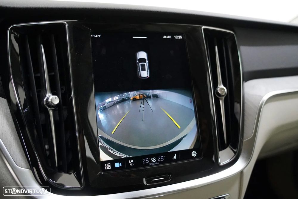 Volvo V60 Cross Country 2.0 B4 Geartronic - 12