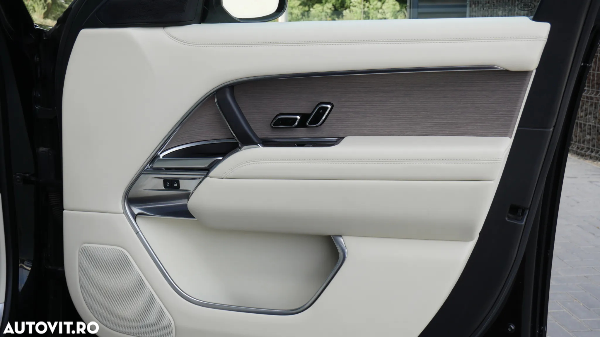 Land Rover Range Rover - 16