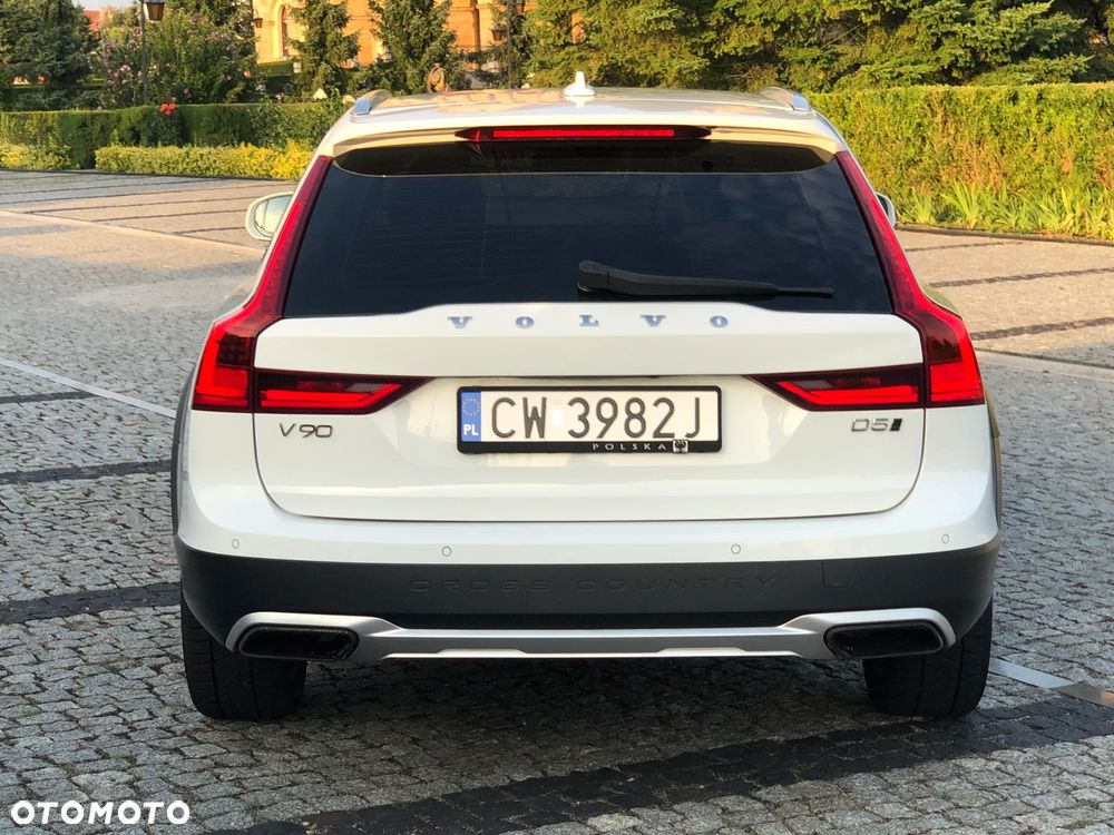 Volvo V90 Cross Country - 8