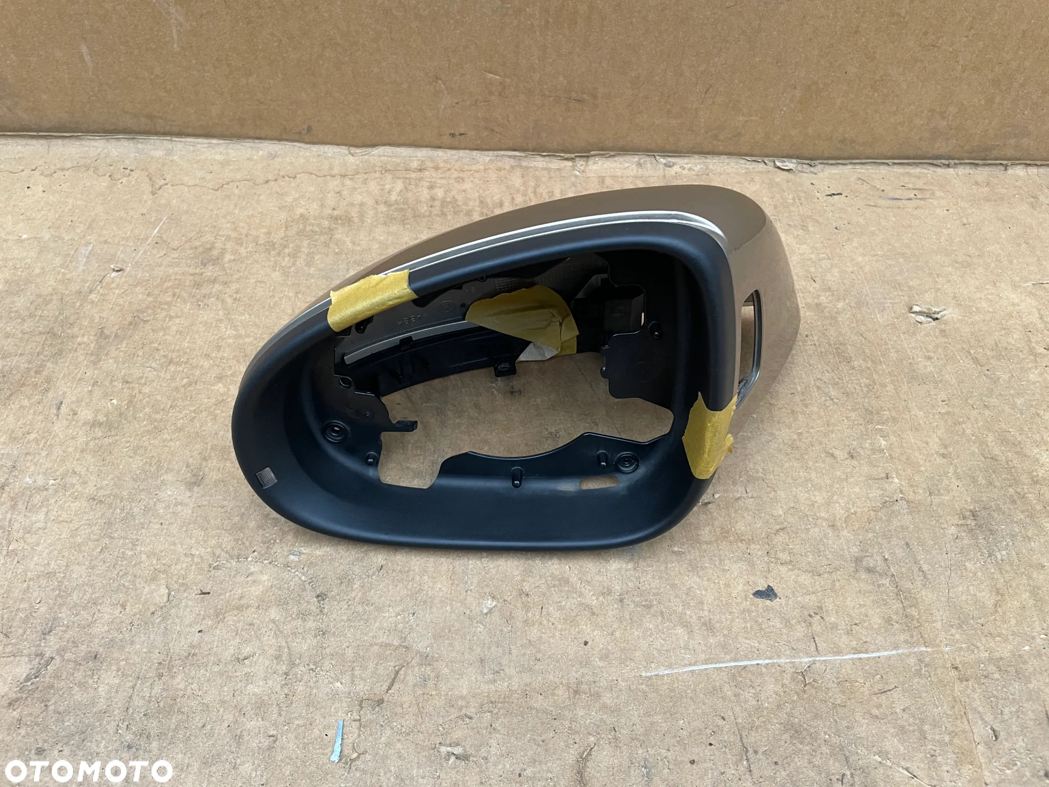 VW TOUAREG II 7P 7P6 OBUDOWA LUSTERKA ORYGINALNA PRZEDNIA LEWA NAKŁADKA KIERUNEK A2126437 A2126435 A2125405 - 2