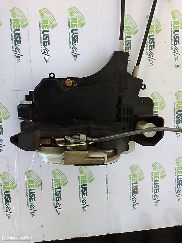 Fecho Da Porta Frente Esq Mitsubishi Colt Cz3 - 2