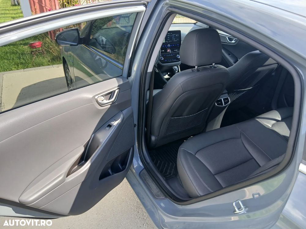 Hyundai IONIQ - 8