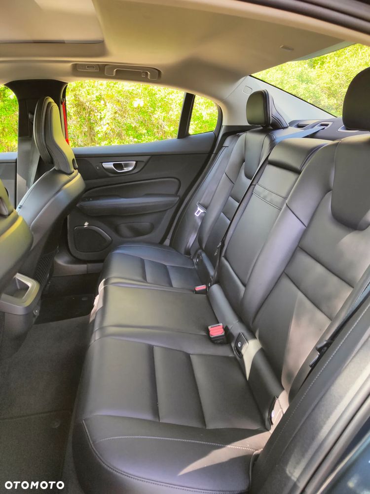 Volvo S60 B5 B AWD Plus Dark - 14