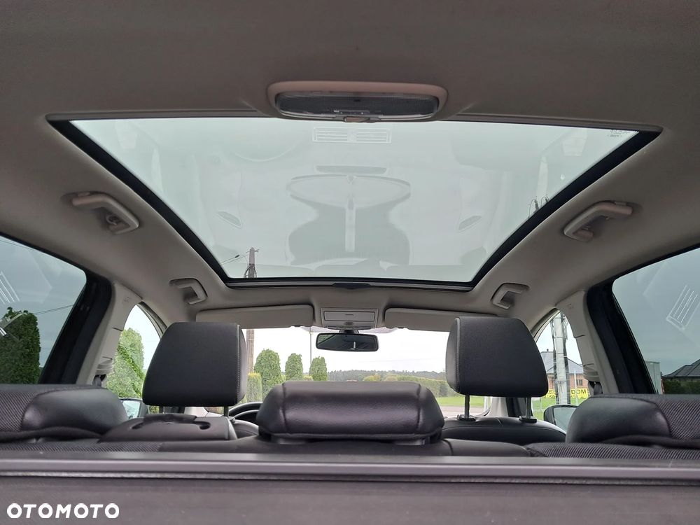 Ford Kuga 2.0 TDCi 4x4 Champions Edition - 17