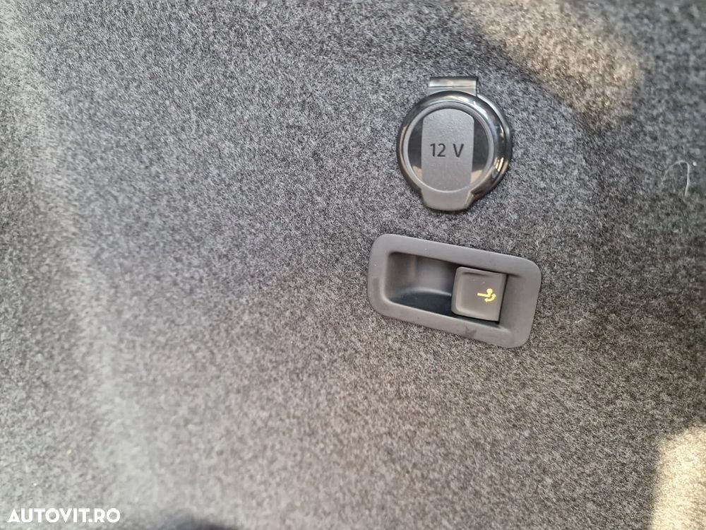 Volkswagen Golf 2.0 TDI SCR DSG Life - 31