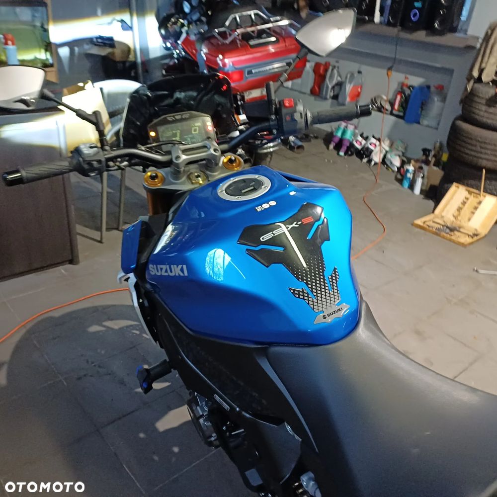Suzuki GSX 1000 - 4