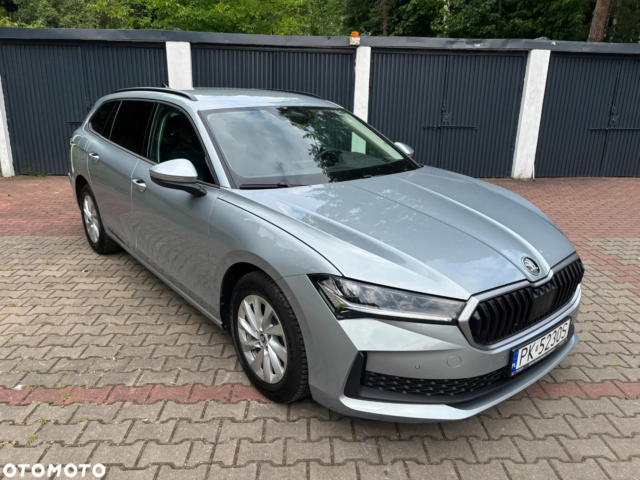 Skoda Superb 2.0 TDI SCR Essence DSG - 2