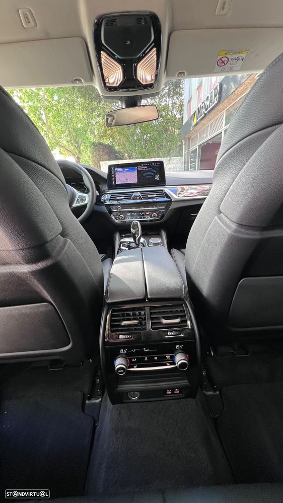 BMW 530 e Line Luxury - 8