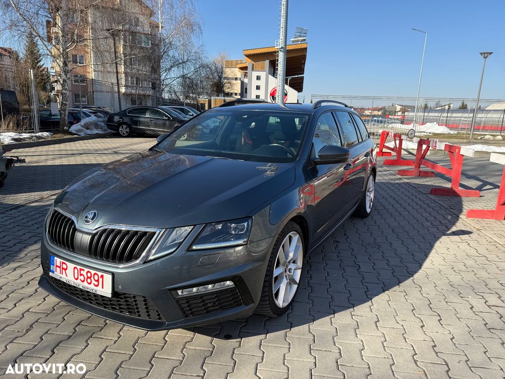 Skoda Octavia 2.0 TDI DSG RS - 1