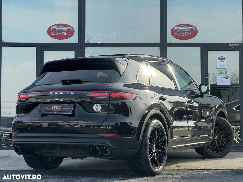 Porsche Cayenne - 4