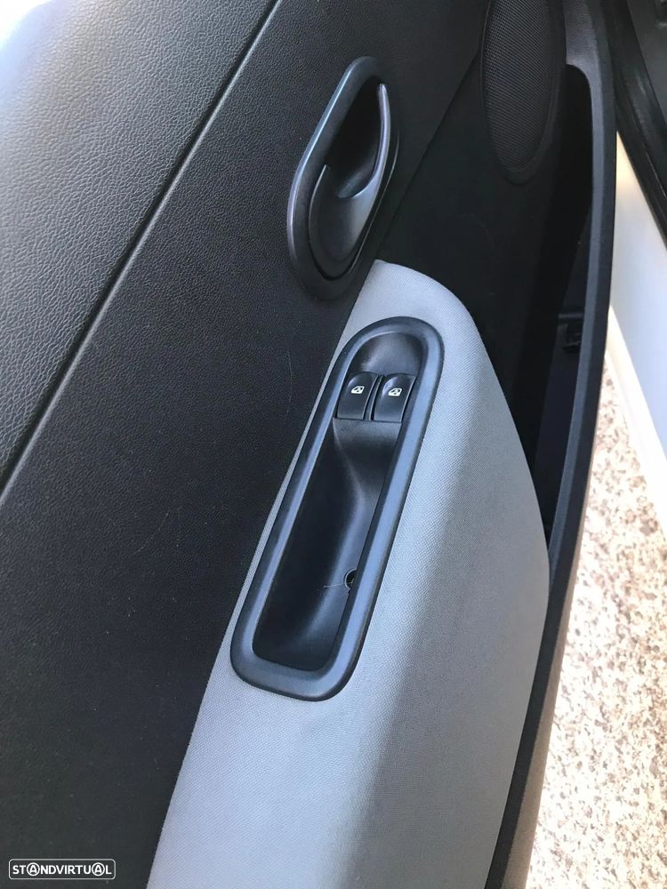 Renault clio - 7