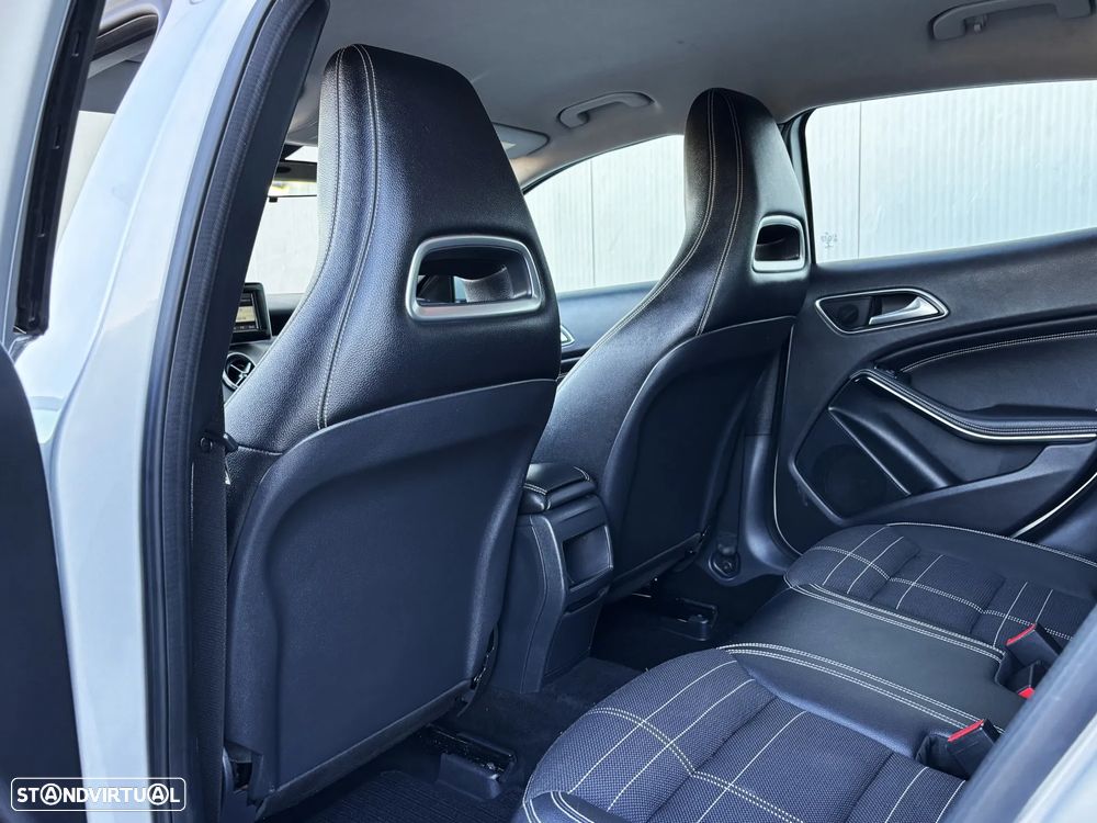 Mercedes-Benz GLA 200 CDi Urban Aut. - 12