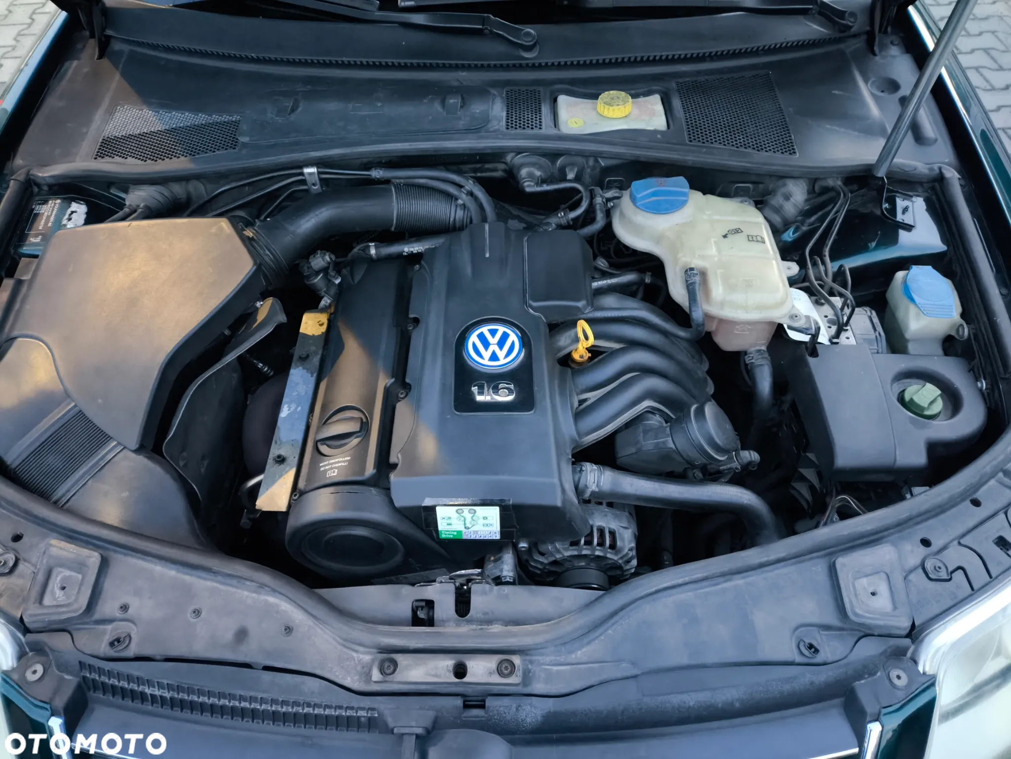 Volkswagen Passat 1.6 Comfortline - 21